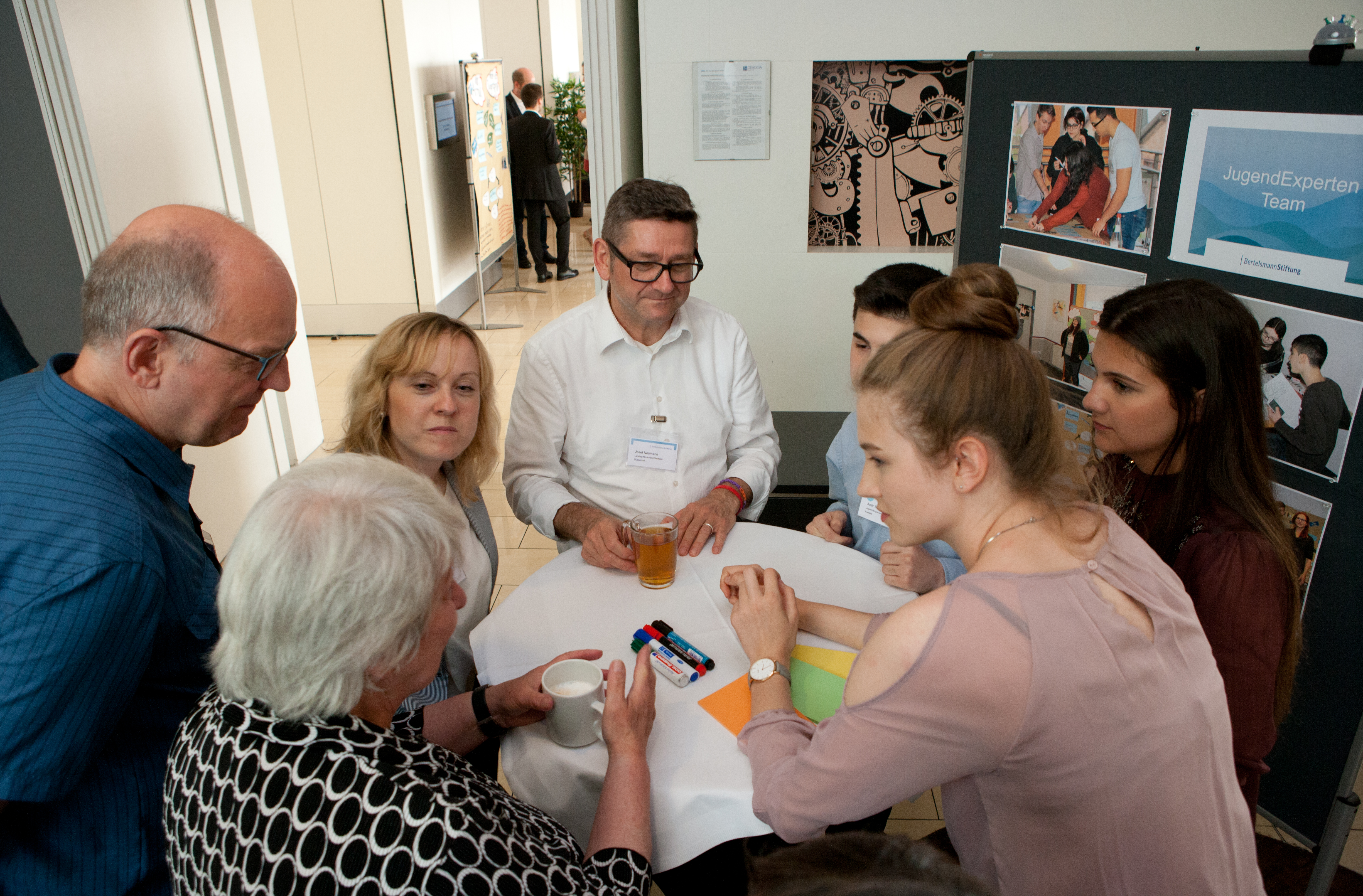 Diskussionsrunde mit dem JugendExpert:innenTeam